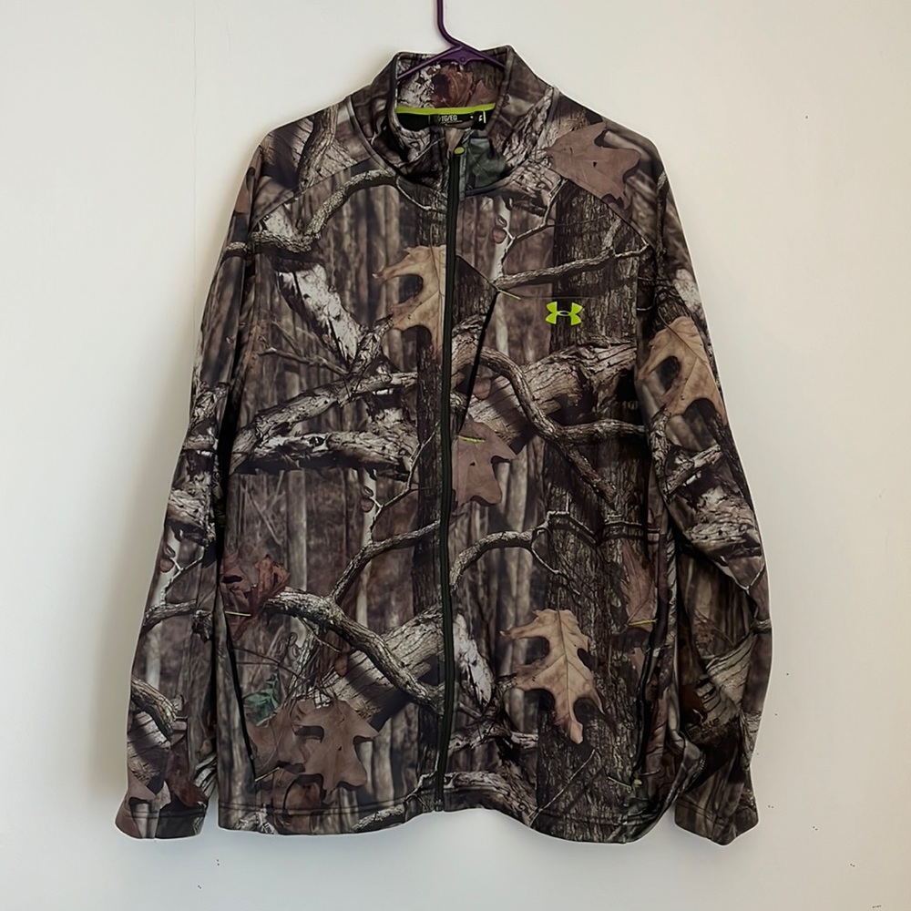 Under armor, camouflage shell jacket. Excellent condition. Size XL.